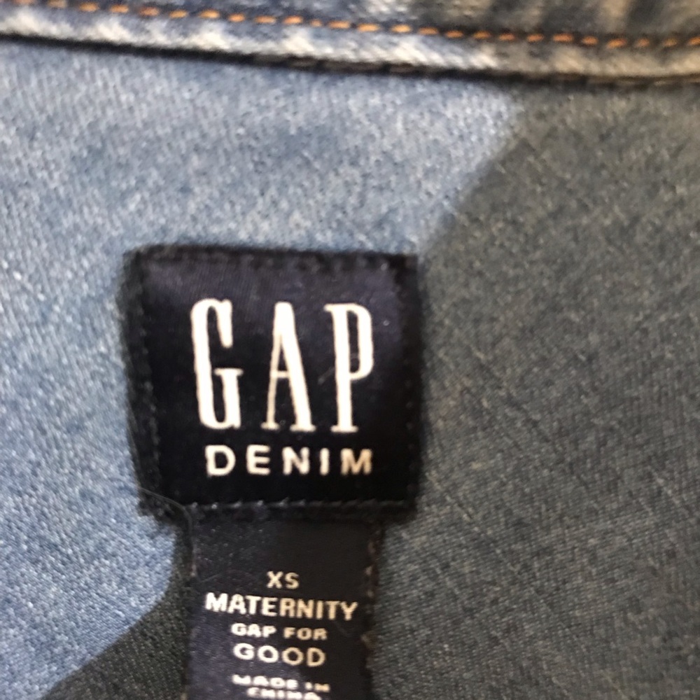 Gap Maternity Chambray Button Down Vguc - image 3